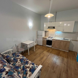 Продам квартиру, Полтавский Шлях ул. , 1 кім., 32 м², евроремонт