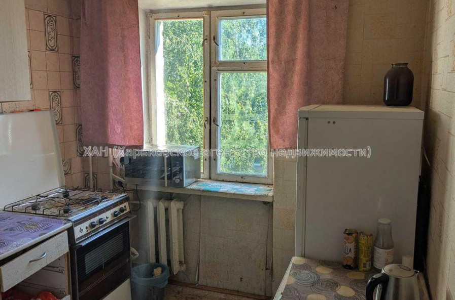 Продам квартиру, Деревянко ул. , 1  ком., 31 м², советский ремонт 