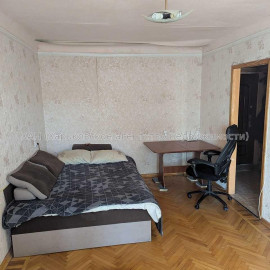 Продам квартиру, Деревянко ул. , 1  ком., 31 м², советский ремонт