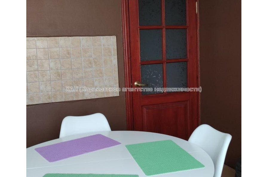 Продам квартиру, Молочная ул. , 4 кім., 82.50 м², евроремонт 