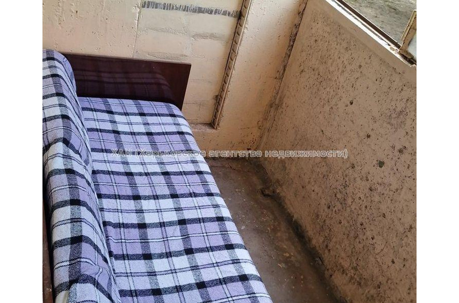 Продам квартиру, Аэрокосмический пр. , 4  ком., 70.80 м², частичный ремонт 