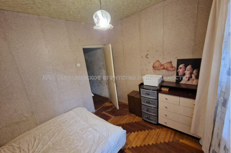 Продам квартиру, Аэрокосмический пр. , 4  ком., 70.80 м², частичный ремонт 