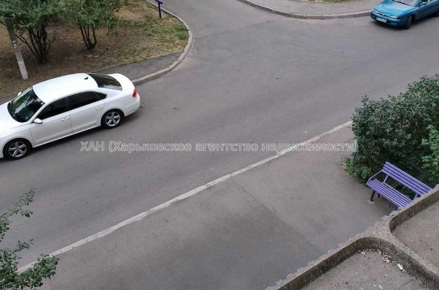 Продам квартиру, Каденюка ул. , 3 кім., 65.70 м², косметический ремонт 