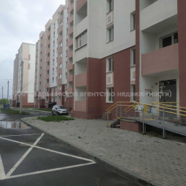 Продам квартиру, Шевченковский пер. , 1 кім., 37.30 м², без внутренних работ