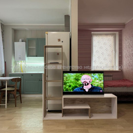 Продам квартиру, Новоалександровская ул. , 1  ком., 43 м², капитальный ремонт