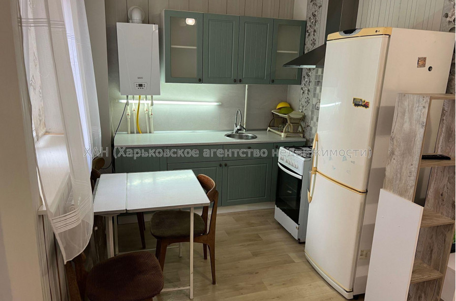 Продам квартиру, Новоалександровская ул. , 1  ком., 43 м², капитальный ремонт 
