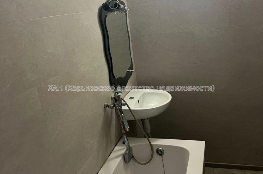 Продам квартиру, Новоалександровская ул. , 1  ком., 43 м², капитальный ремонт 
