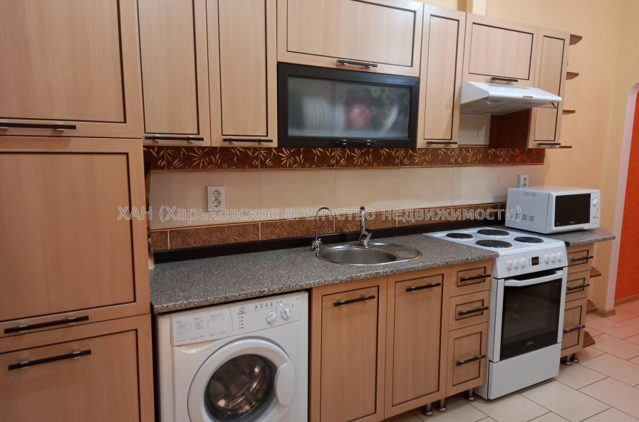 Продам квартиру, Роганская ул. , 2 кім., 49 м², капитальный ремонт 