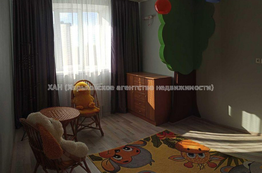 Продам квартиру, Роганская ул. , 2 кім., 49 м², капитальный ремонт 