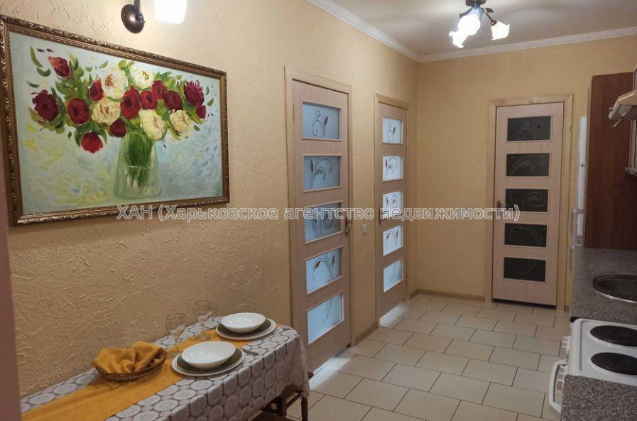 Продам квартиру, Роганская ул. , 2 кім., 49 м², капитальный ремонт 