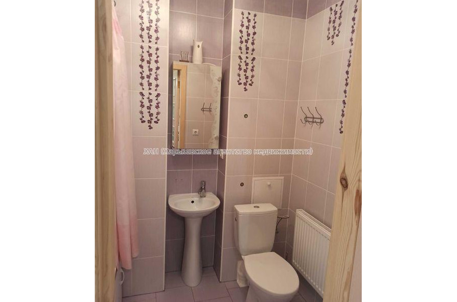 Продам квартиру, Роганская ул. , 2 кім., 49 м², капитальный ремонт 