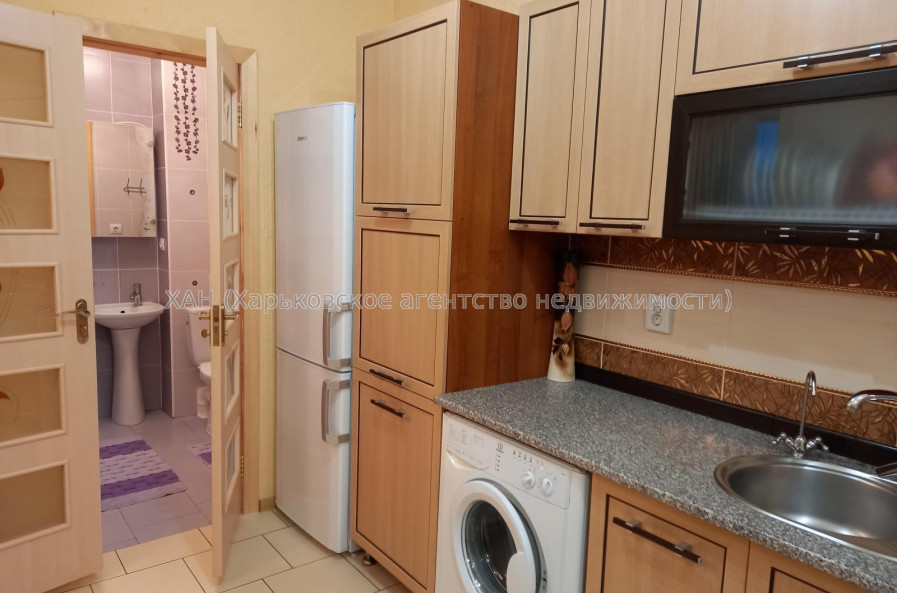 Продам квартиру, Роганская ул. , 2 кім., 49 м², капитальный ремонт 