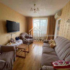 Продам квартиру, Тракторостроителей просп. , 77 , 3  ком., 64 м², капитальный ремонт