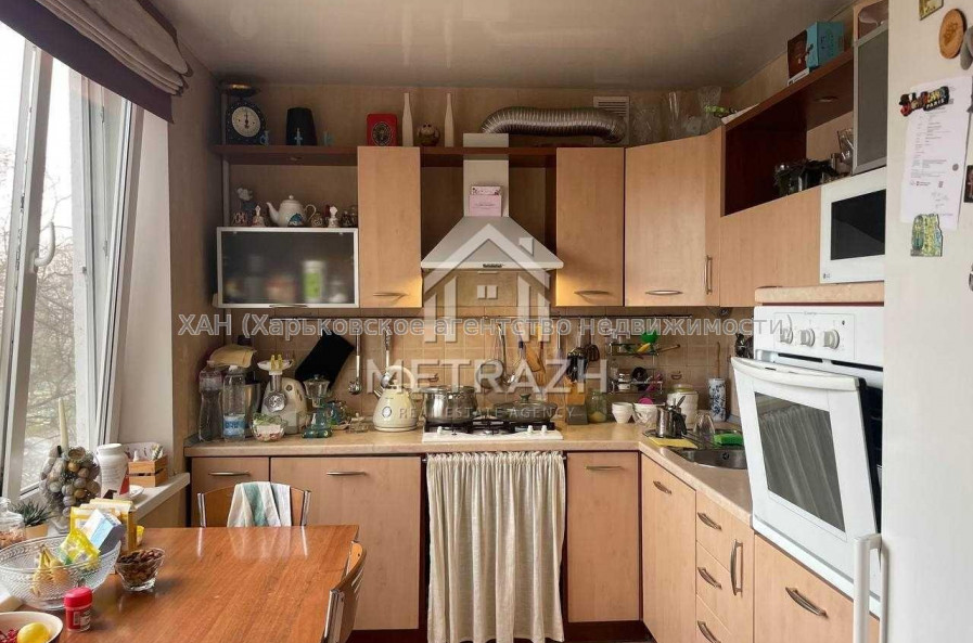 Продам квартиру, Тракторостроителей просп. , 77 , 3  ком., 64 м², капитальный ремонт 
