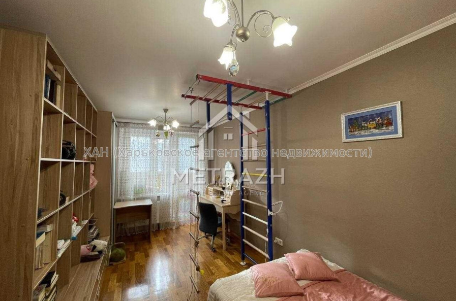 Продам квартиру, Тракторостроителей просп. , 77 , 3  ком., 64 м², капитальный ремонт 