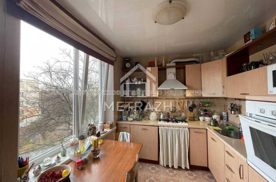 Продам квартиру, Тракторостроителей просп. , 77 , 3  ком., 64 м², капитальный ремонт 
