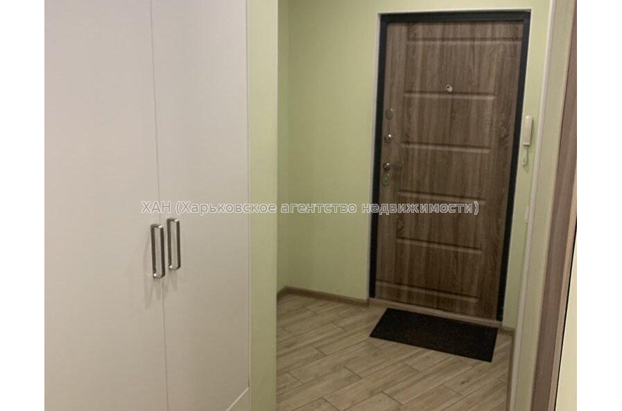 Продам квартиру, Драгоманова ул. , 1 кім., 41 м², капитальный ремонт 