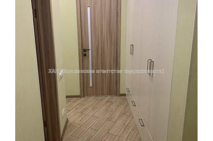 Продам квартиру, Драгоманова ул. , 1 кім., 41 м², капитальный ремонт 