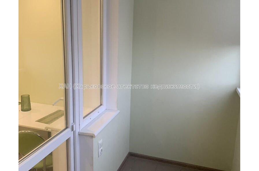 Продам квартиру, Драгоманова ул. , 1 кім., 41 м², капитальный ремонт 