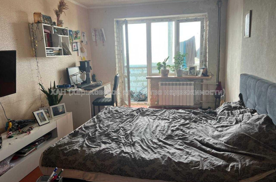 Продам квартиру, Михайлика ул. , 1 кім., 33.10 м², частичный ремонт 