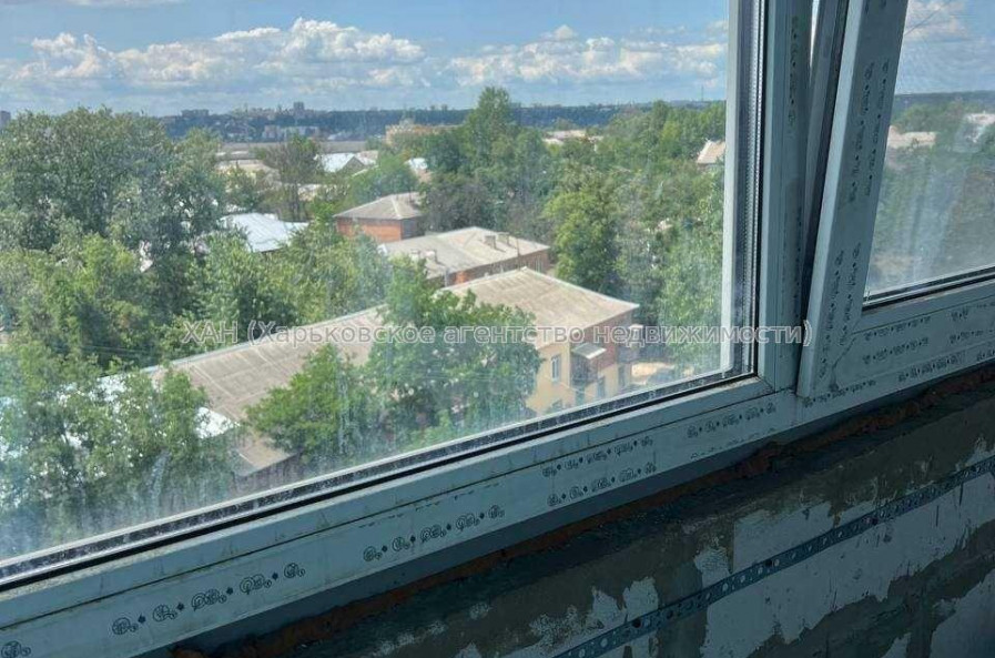 Продам квартиру, Михайлика ул. , 1 кім., 33.10 м², частичный ремонт 