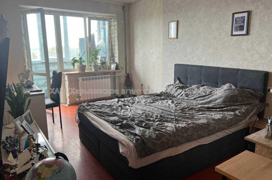 Продам квартиру, Михайлика ул. , 1 кім., 33.10 м², частичный ремонт 