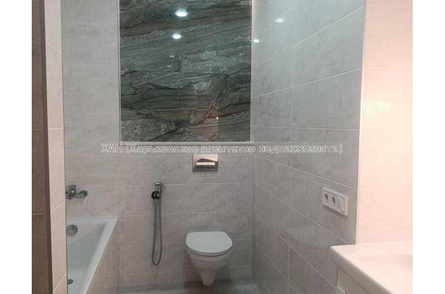 Продам квартиру, Гвардейцев Широнинцев ул. , 1  ком., 44 м², евроремонт 