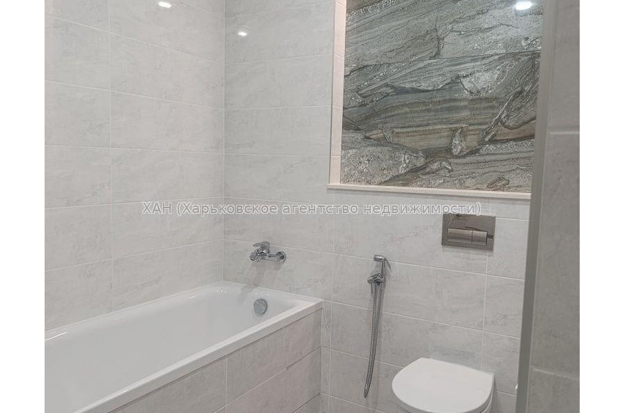 Продам квартиру, Гвардейцев Широнинцев ул. , 1 кім., 44 м², евроремонт 