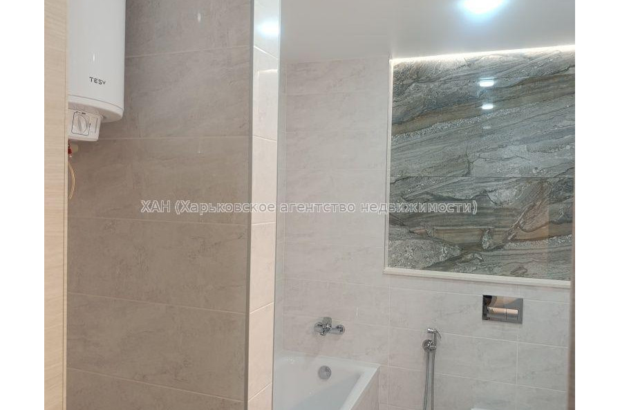 Продам квартиру, Гвардейцев Широнинцев ул. , 1 кім., 44 м², евроремонт 