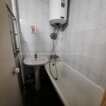 Продам квартиру, Непокоренных ул. , 3  ком., 64.50 м², косметический ремонт 