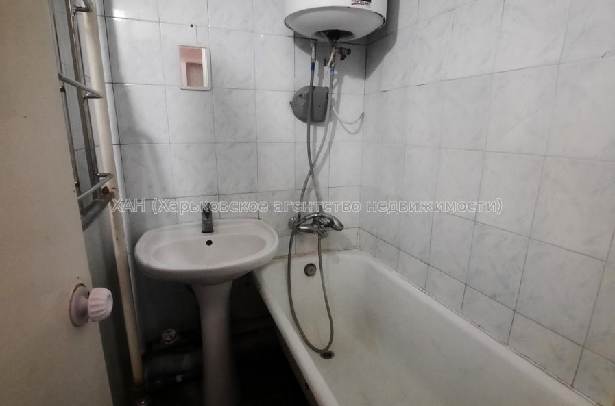 Продам квартиру, Непокоренных ул. , 3  ком., 64.50 м², косметический ремонт 