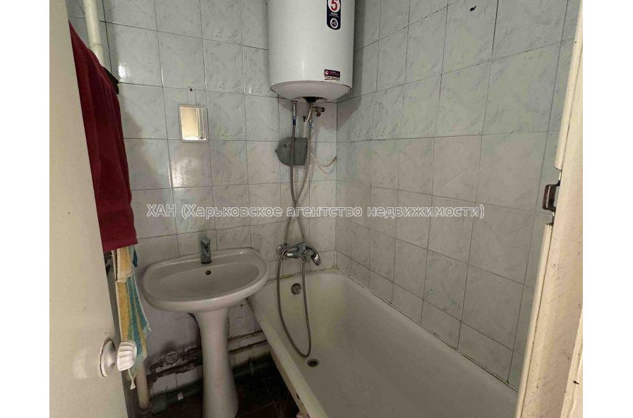 Продам квартиру, Непокоренных ул. , 3  ком., 64.50 м², косметический ремонт 