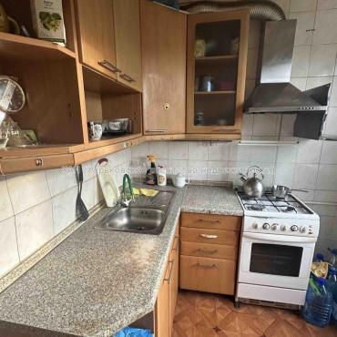 Продам квартиру, Непокоренных ул. , 3 кім., 64.50 м², косметический ремонт 