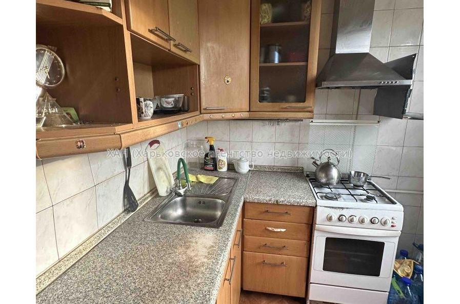 Продам квартиру, Непокоренных ул. , 3  ком., 64.50 м², косметический ремонт 