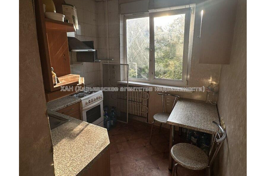 Продам квартиру, Непокоренных ул. , 3  ком., 64.50 м², косметический ремонт 
