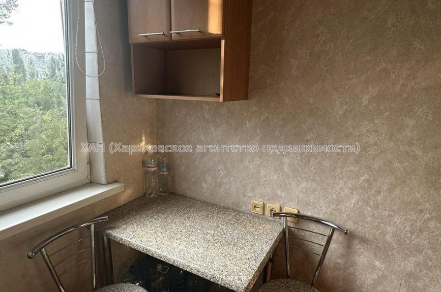 Продам квартиру, Непокоренных ул. , 3  ком., 64.50 м², косметический ремонт 