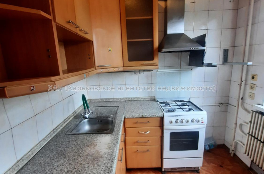 Продам квартиру, Непокоренных ул. , 3  ком., 64.50 м², косметический ремонт 