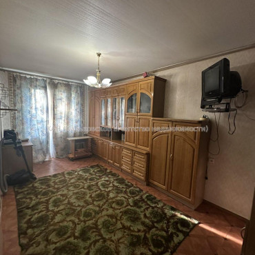 Продам квартиру, Непокоренных ул. , 3 кім., 64.50 м², косметический ремонт 