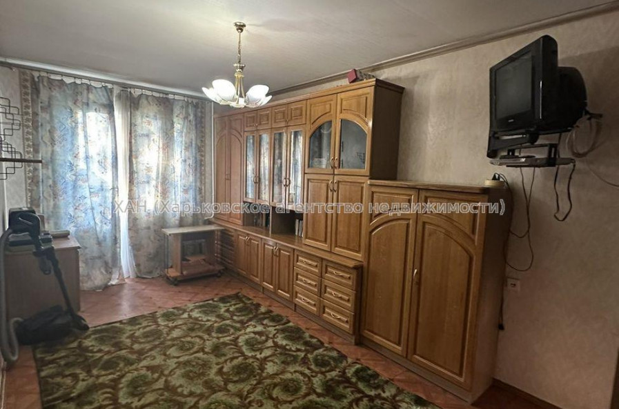 Продам квартиру, Непокоренных ул. , 3  ком., 64.50 м², косметический ремонт 