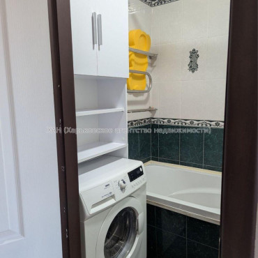 Продам квартиру, Гвардейцев Широнинцев ул. , 1 кім., 38 м², капитальный ремонт 