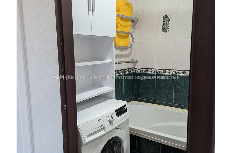 Продам квартиру, Гвардейцев Широнинцев ул. , 1 кім., 38 м², капитальный ремонт 