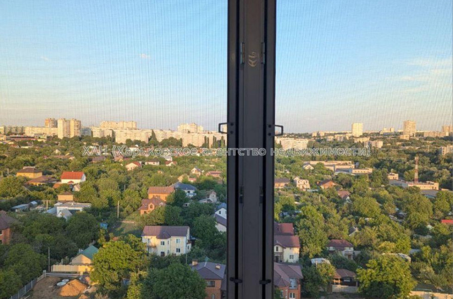 Продам квартиру, Гвардейцев Широнинцев ул. , 1 кім., 38 м², капитальный ремонт 