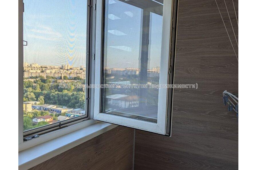 Продам квартиру, Гвардейцев Широнинцев ул. , 1 кім., 38 м², капитальный ремонт 