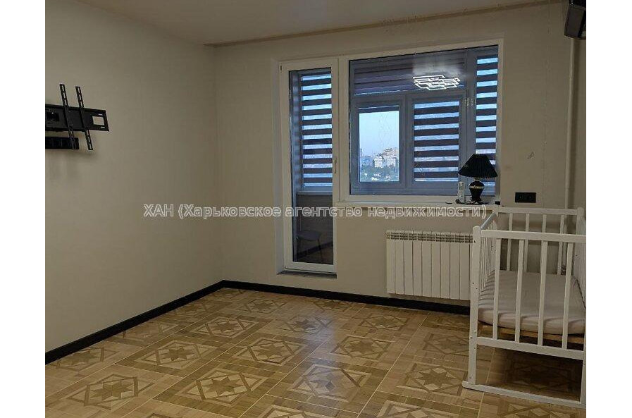Продам квартиру, Гвардейцев Широнинцев ул. , 1 кім., 38 м², капитальный ремонт 