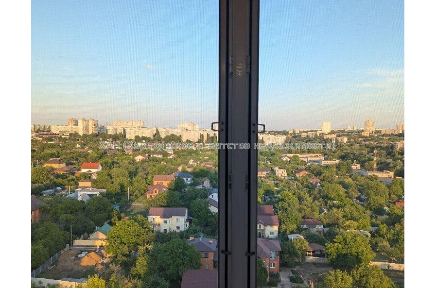 Продам квартиру, Гвардейцев Широнинцев ул. , 1 кім., 38 м², капитальный ремонт 