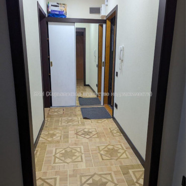 Продам квартиру, Гвардейцев Широнинцев ул. , 1 кім., 38 м², капитальный ремонт 