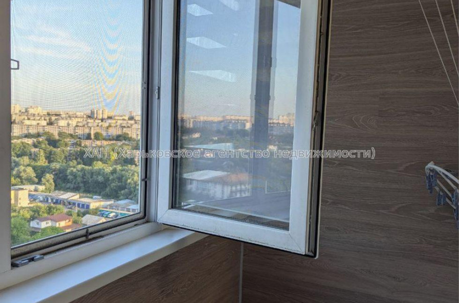 Продам квартиру, Гвардейцев Широнинцев ул. , 1 кім., 38 м², капитальный ремонт 