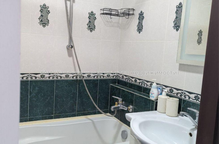 Продам квартиру, Гвардейцев Широнинцев ул. , 1 кім., 38 м², капитальный ремонт 