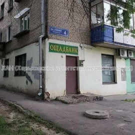 Продам квартиру, Инициативная ул. , 3 кім., 59 м², советский ремонт
