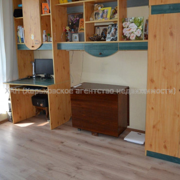 Продам квартиру, Леся Сердюка ул. , 2 кім., 53 м², капитальный ремонт 